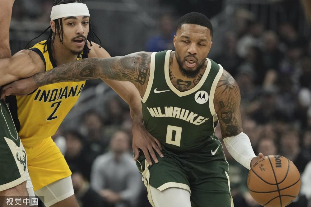 众哄堂大笑 众哄堂大笑